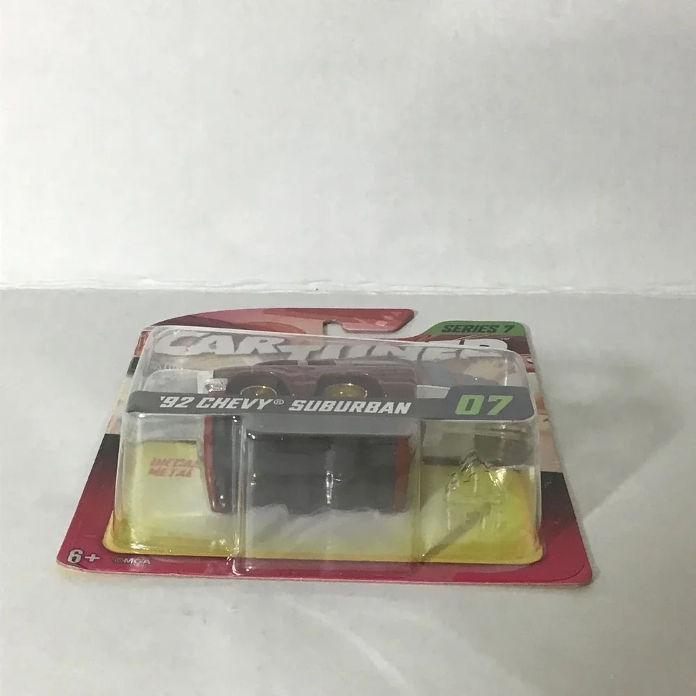 CarTuned Series 7 92 Chevy Suburban‎ 07 1:64 Scale Metal Lowrider 2025